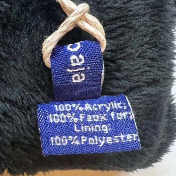 Hat Attack Buji Baka Waffle Knit‎ Plush Armwarmer Cozy Soft Grey Womens NWT - Picture 3 of 4